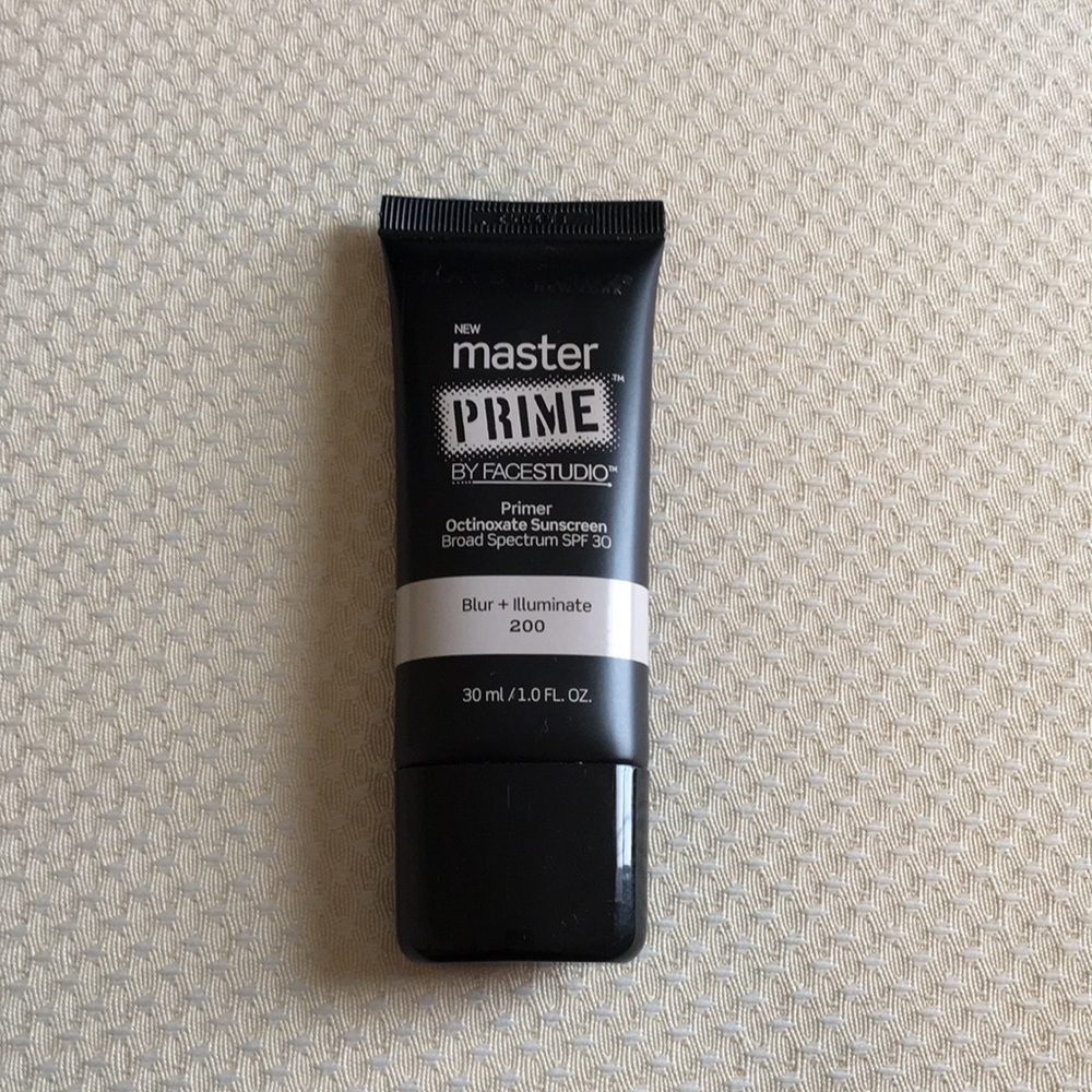 Maybelline Blur and Illuminate Primer
